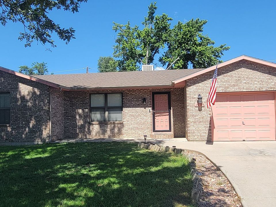 1st image of 1003 Apple Ln