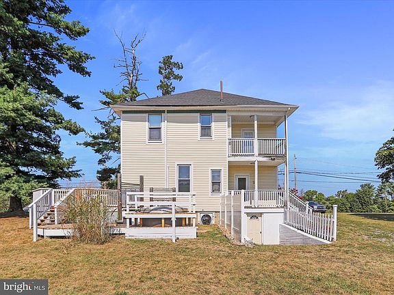 3rd image of 1048 Fairview Dr