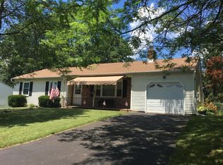 25 Lenape Dr, Sellersville, PA 18960