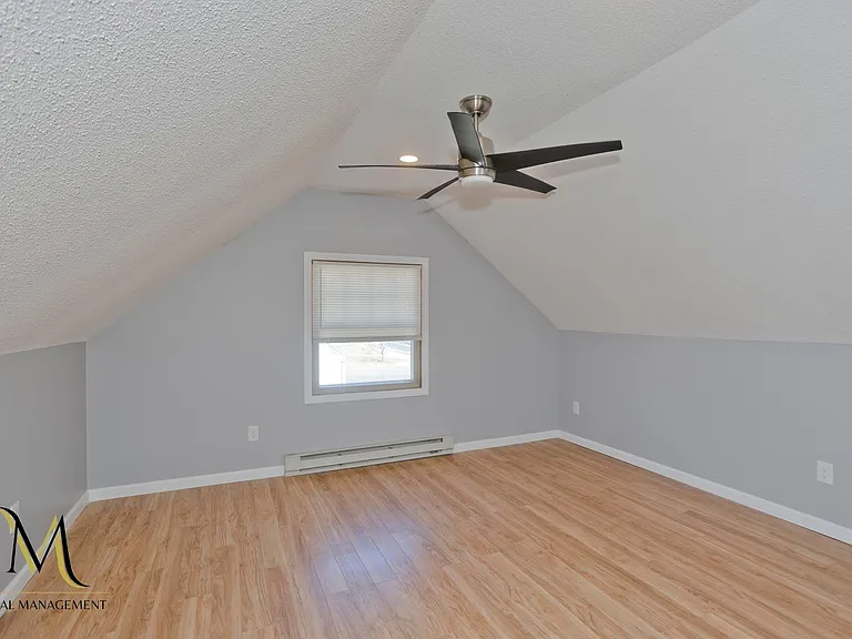 320 Island Pond Rd — Photo 19