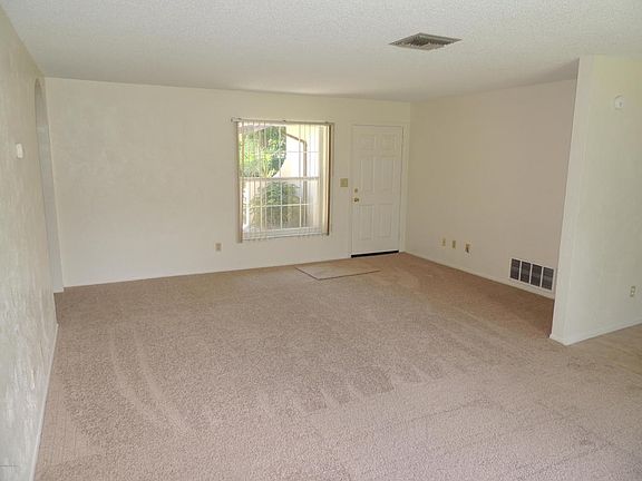 3rd image of 1314 Valencia Ave