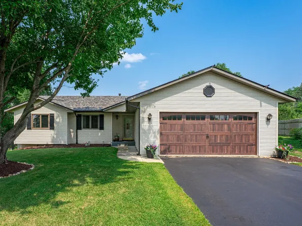 6624 Arena Dr, Roscoe, IL 61073