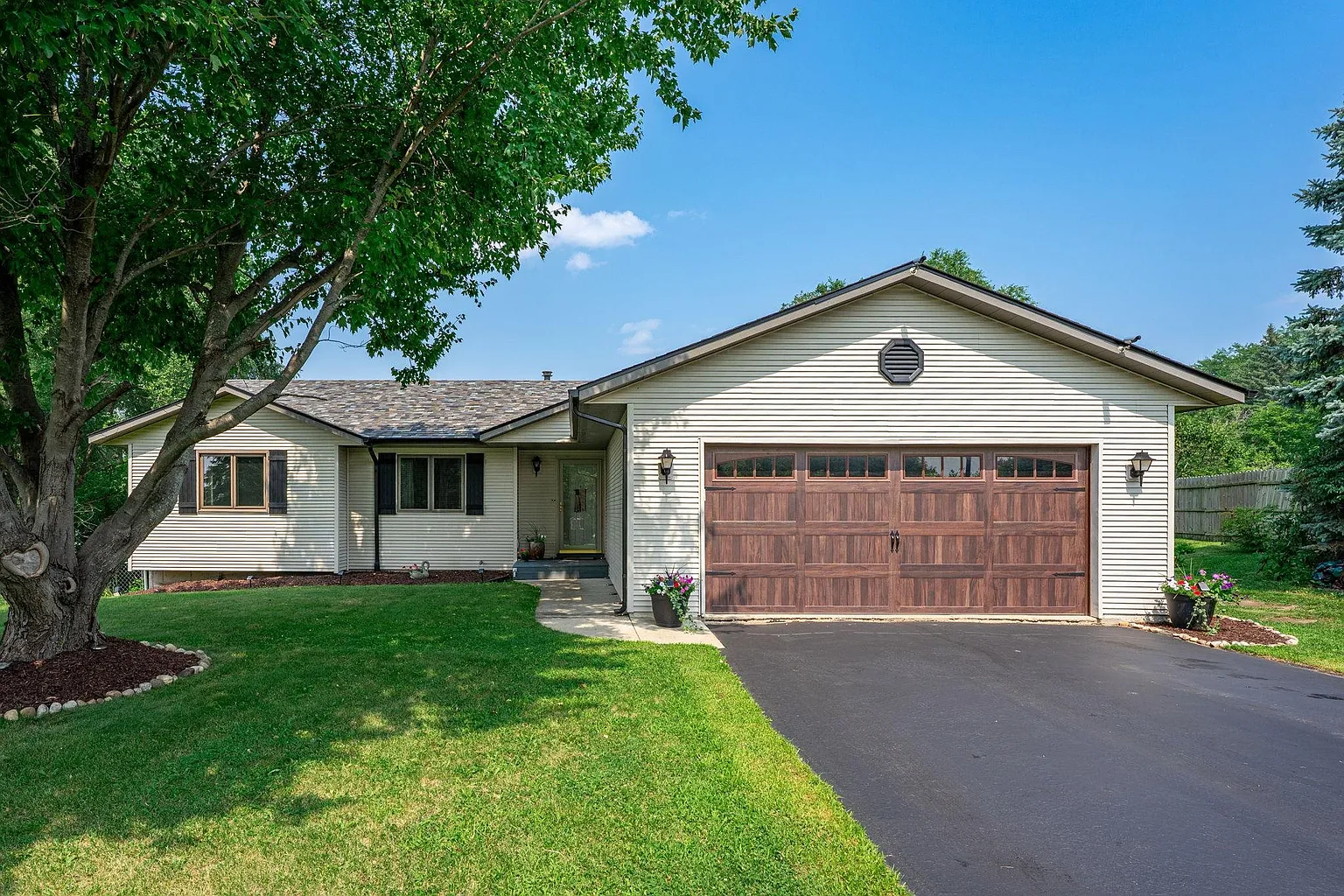 6624 Arena Dr photo 1