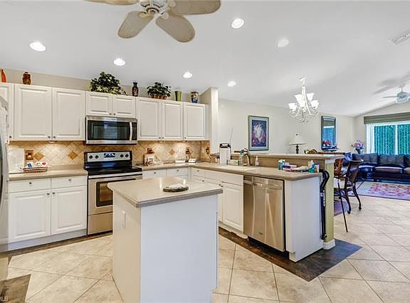 3rd image of 1010 Jardin Dr