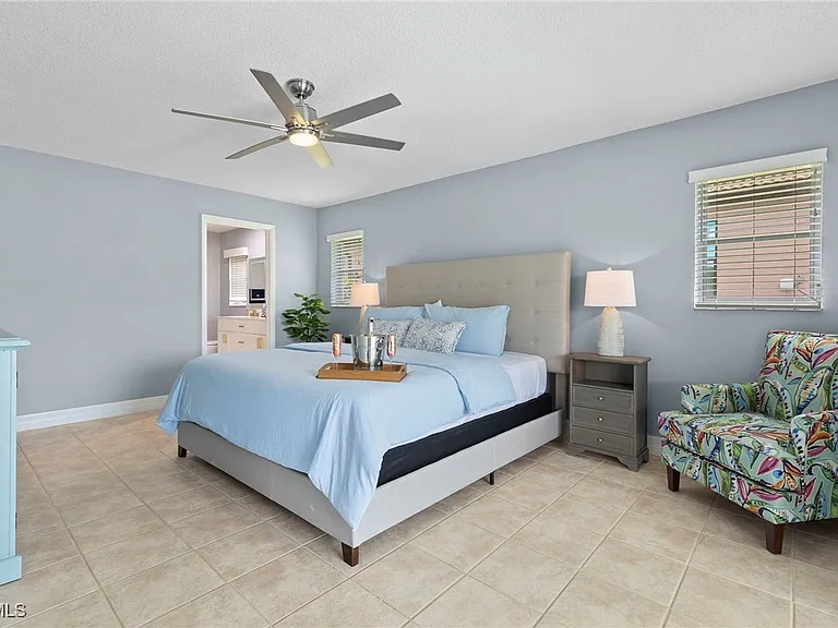 5240 SW 2nd Pl — Photo 15