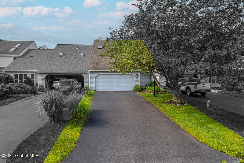 2nd image of 5 Rusfield Drive