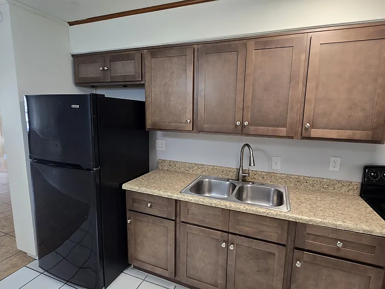 923 Bremen Ave #B — Photo 13