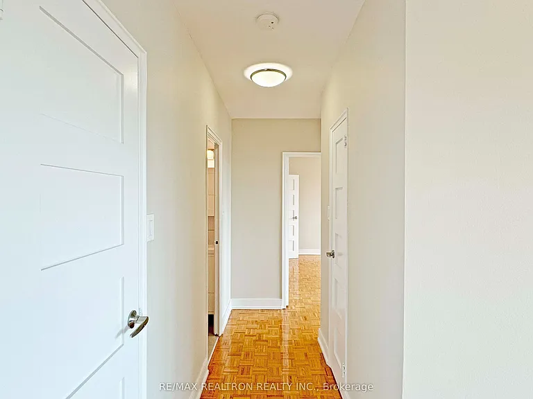 10 Shallmar Blvd #607 — Photo 7