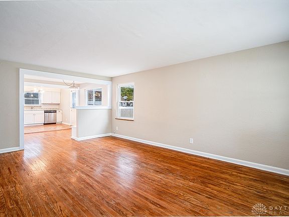 4th image of 1463 Beaverton Dr
