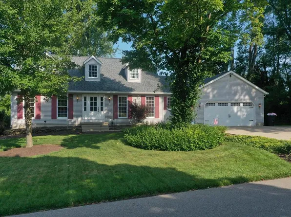 24 W Mound St, Fredericktown, OH 43019