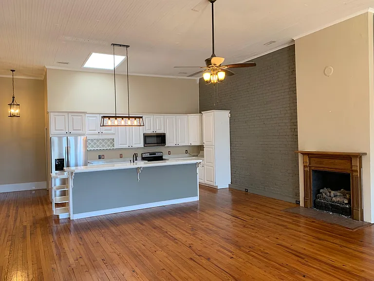 135 W Union St — Photo 23