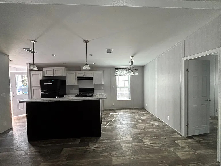 10120 NE 10th Ln — Photo 3