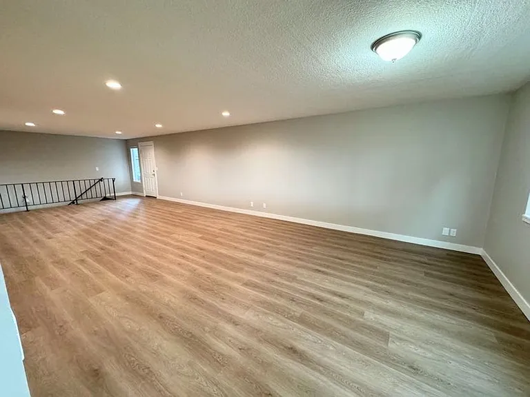 3287 SE Maple St — Photo 3