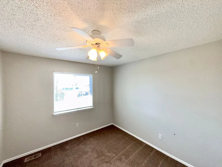 4899 Saddle Ridge Dr — Photo 14