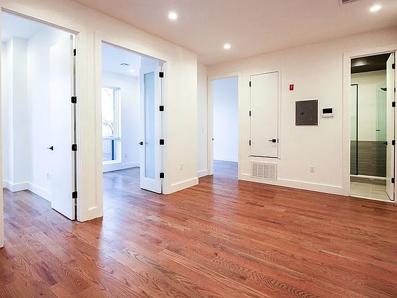 3rd image of 1513 Jefferson Ave #4A
