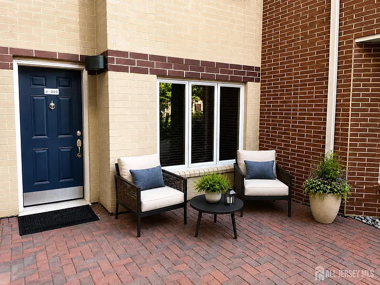 368 Rector St #309 — Photo 2