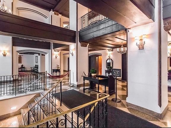 4th image of 320 E 42nd St APT 2312
