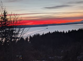 8261B Northrop Pl SW #B, Seattle, WA 98136