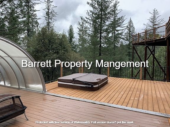 Hot tub on a fantastic deck