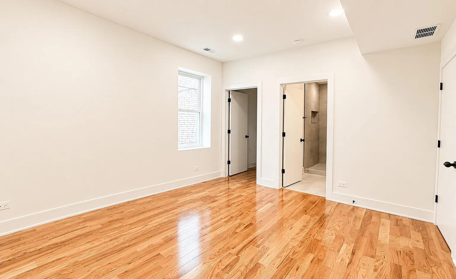 2 bed, 1100 sqft, $3,000 — Photo 4