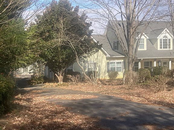 3rd image of 1150 Highland Rd