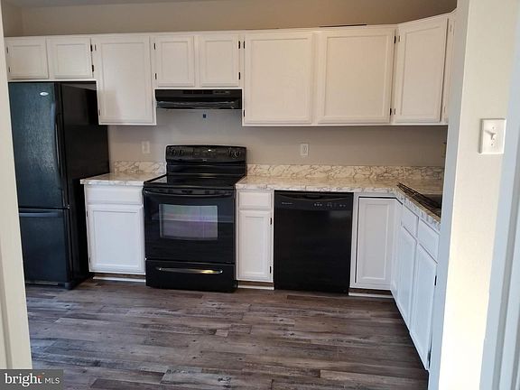 4th image of 114 Westminster Ln