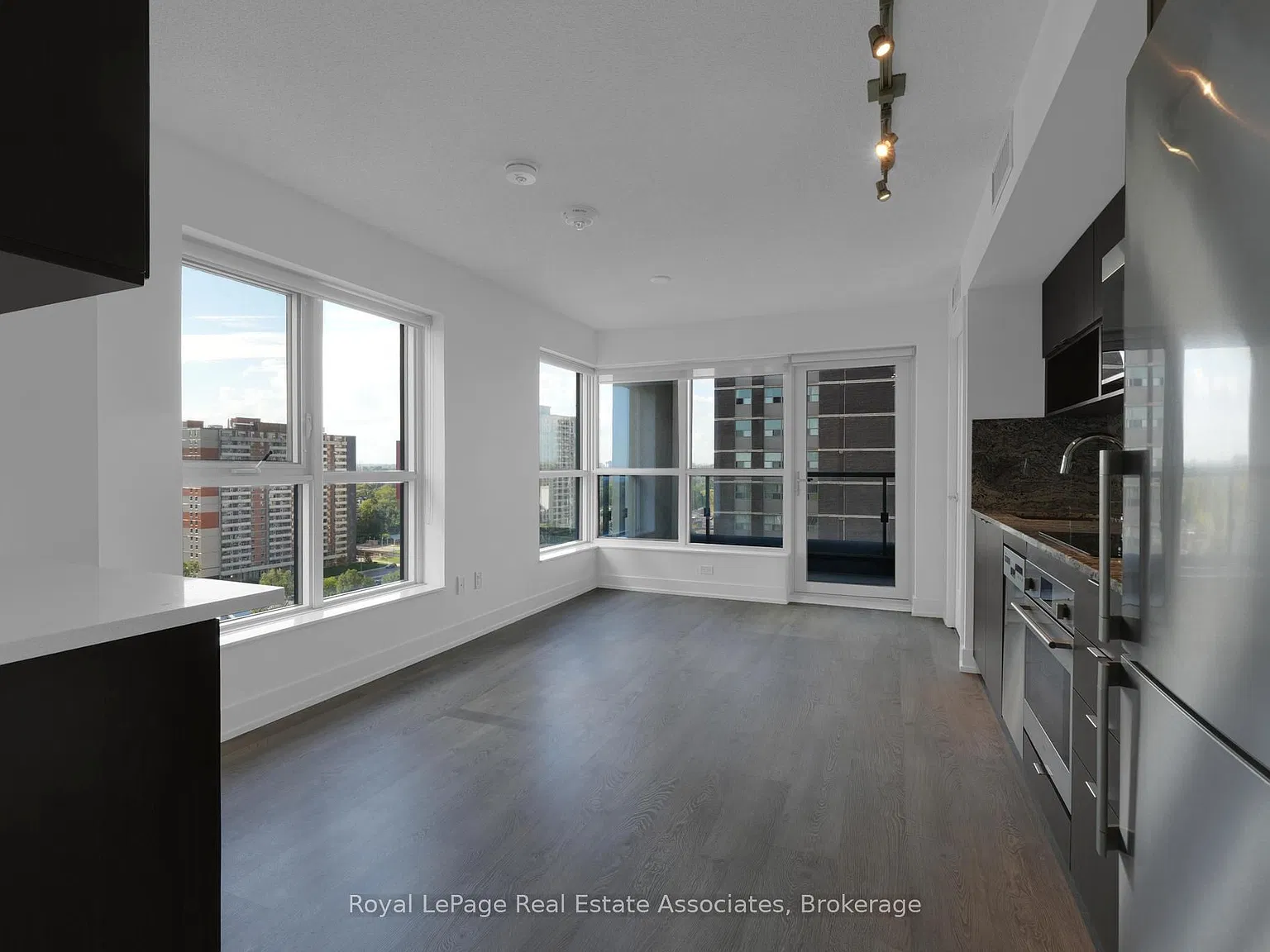 9 Mabelle Ave — Photo 3
