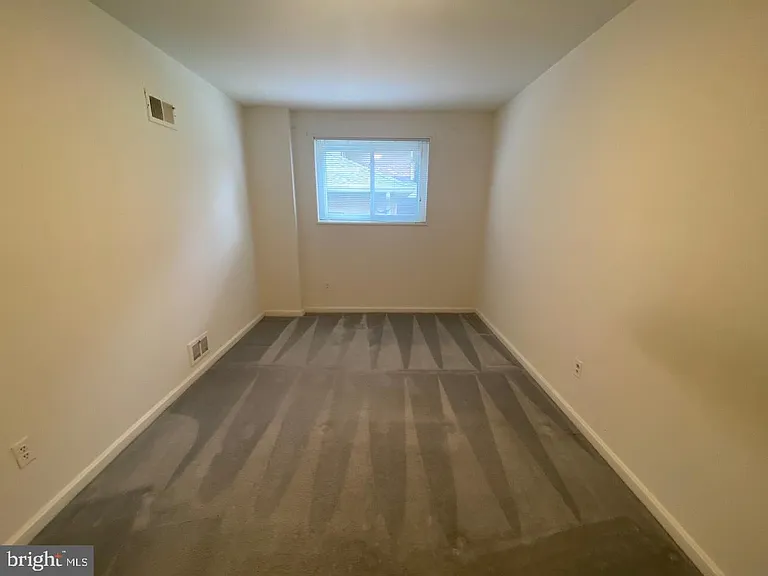 6411 E Halbert Rd — Photo 14