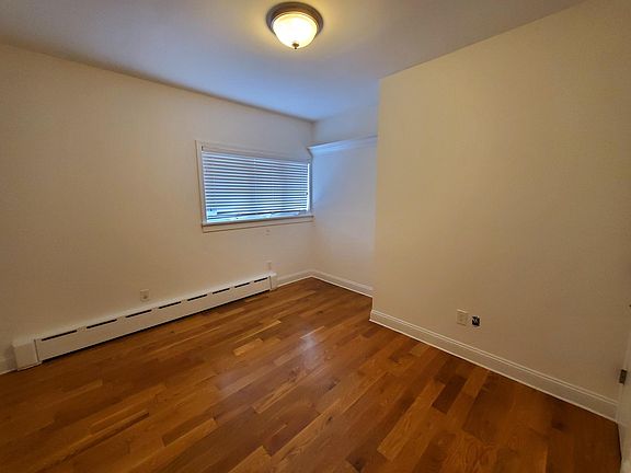 4th image of 1029 Wilcox Ave #2