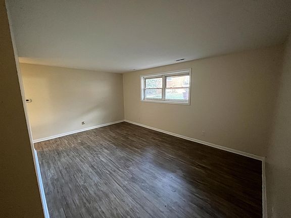 2nd image of 101 N Edgewood Dr APT 3