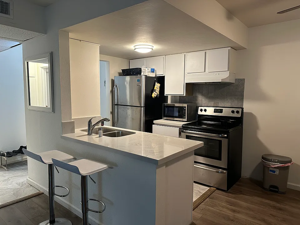 421 S Lafayette Park Pl #720