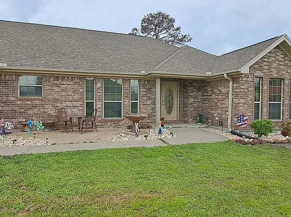 290 Tyler Dr, Orange, TX 77630