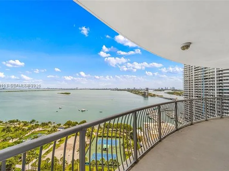 1750 N Bayshore Dr #2401 — Photo 9