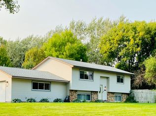 7361 Pineview Ln N, Maple Grove, MN 55369