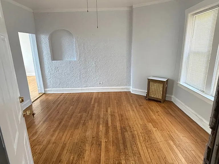 SPACIOUS 2 BEDROOM APARTMENTS AVAILABLE — Photo 85