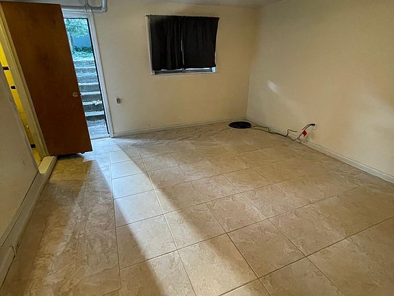 4th image of 4835 Wilder Ave #B1