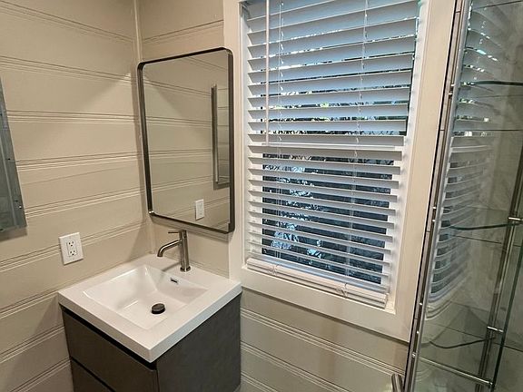 3rd image of 2364-2368 1/2 Mira Vista Ave #23685