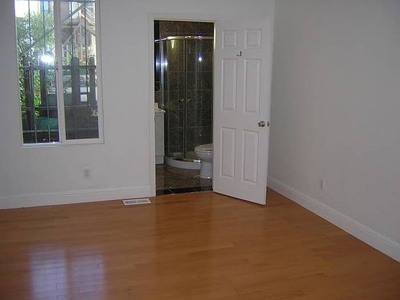 5th image of 2068A McAllister St