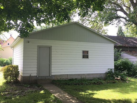 3rd image of 638 Leonard Ave