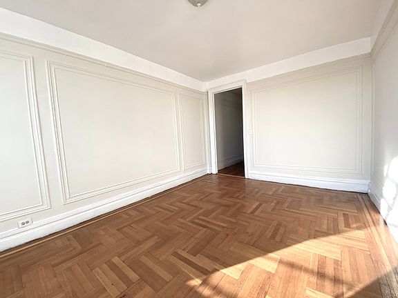4th image of 536 Fort Washington Ave #2P