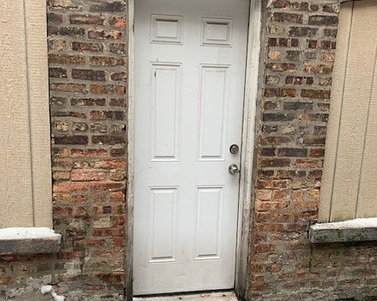 2nd image of 6111 N Claremont Ave #2