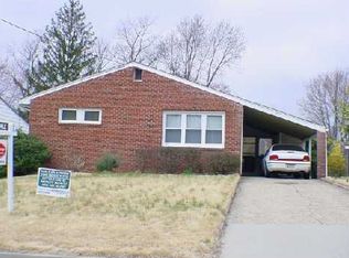 39 Buttonwood Dr, Parlin, NJ 08859