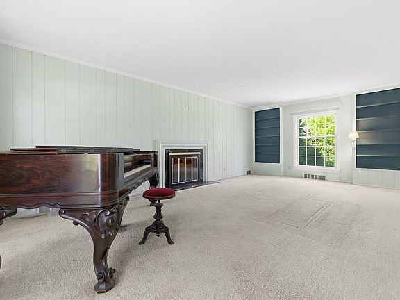 5th image of 334 Jefferson Dr