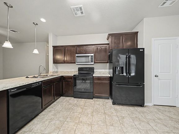 5th image of 244 Circle Way #18E