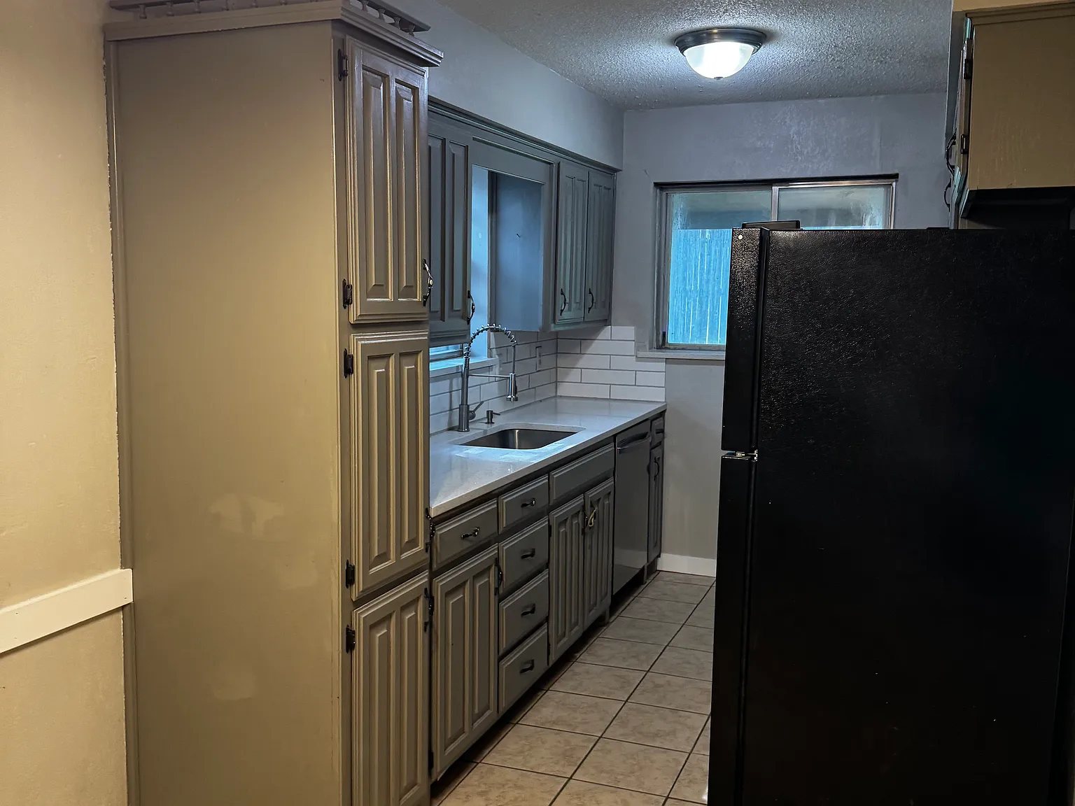 4 bed, 1336 sqft, $2,300 — Photo 3