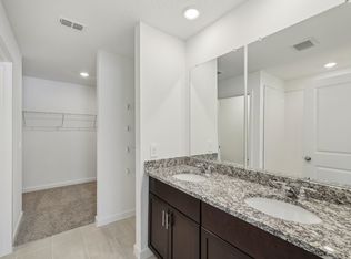7327 Queensgate Cir, Jacksonville, FL 33219