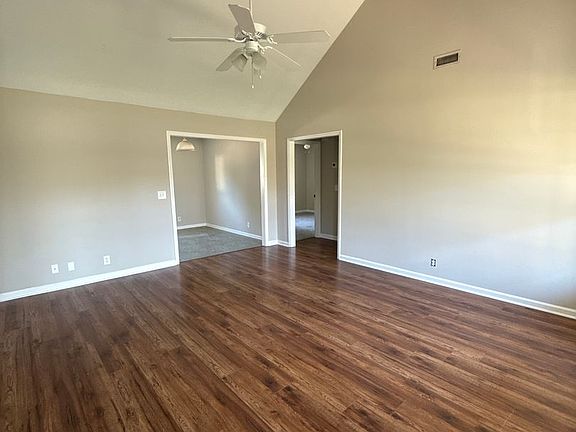 3rd image of 307 Jonathan Way