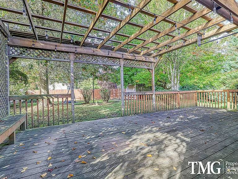 11004 NE Sherwood Dr — Photo 28