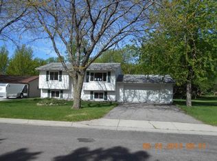 709 3rd St NW, Waseca, MN 56093