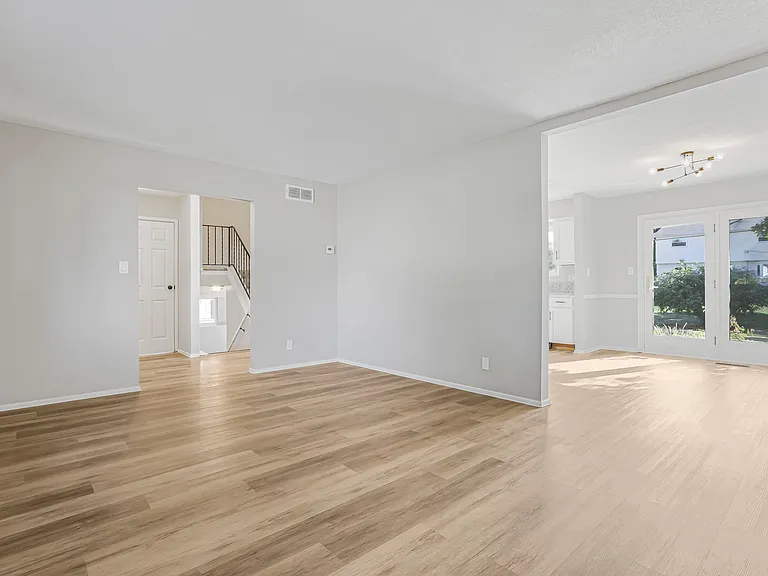 552 Allview Ct — Photo 17